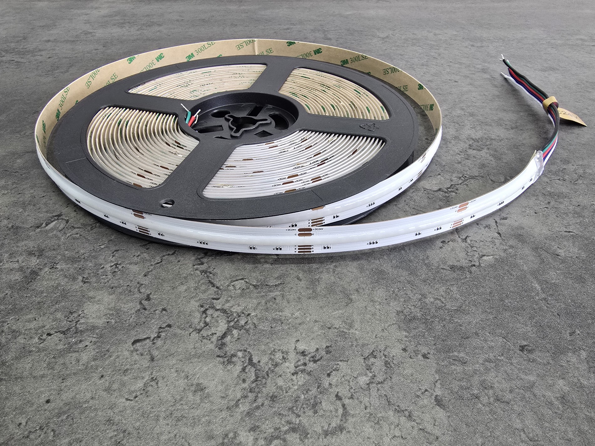 Multicolour RGBW Seamless COB LED Strip – 16W/m, 24V, 12mm PCB, IP20